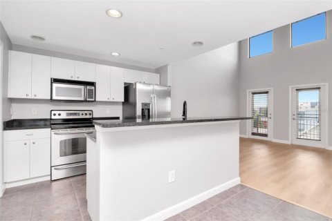 Copropriété à louer à Tampa, Floride: 2 chambres, 129.04 m2 № 1821155 - photo 13