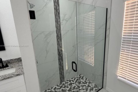 House in Lehigh Acres, Florida 3 bedrooms № 1972568 - photo 11