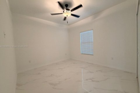 House in Lehigh Acres, Florida 3 bedrooms № 1972568 - photo 15