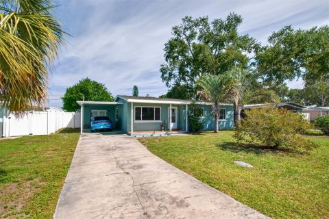 House in Seminole, Florida 3 bedrooms, 100.71 sq.m. № 2393929 - photo 3