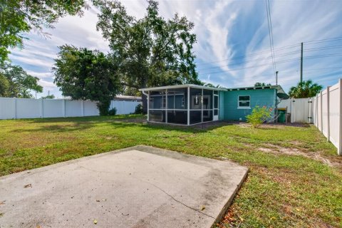 House in Seminole, Florida 3 bedrooms, 100.71 sq.m. № 2393929 - photo 28