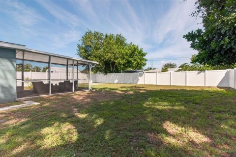 House in Seminole, Florida 3 bedrooms, 100.71 sq.m. № 2393929 - photo 30