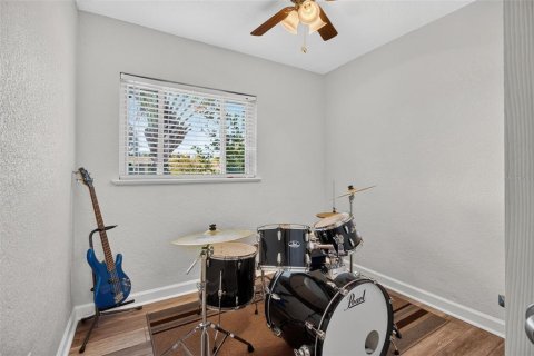 House in Seminole, Florida 3 bedrooms, 100.71 sq.m. № 2393929 - photo 24