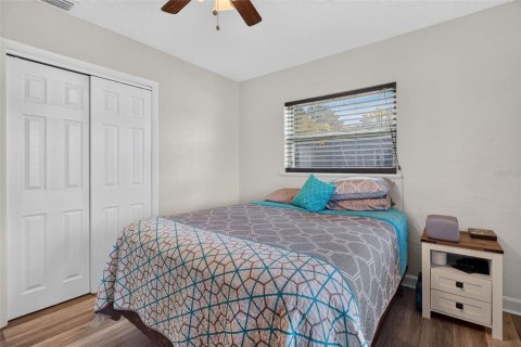 House in Seminole, Florida 3 bedrooms, 100.71 sq.m. № 2393929 - photo 23