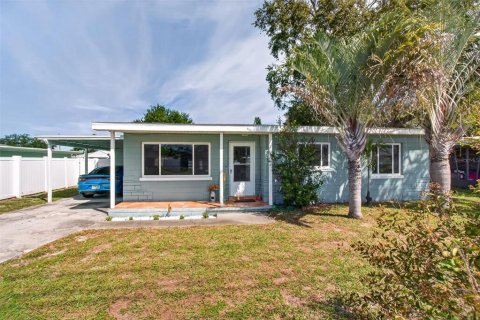 House in Seminole, Florida 3 bedrooms, 100.71 sq.m. № 2393929 - photo 4