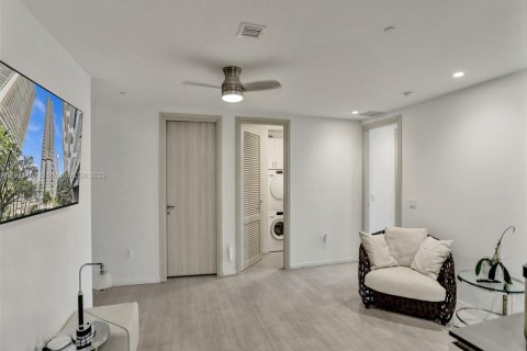 Снять в аренду кондоминиум в Майами, Флорида 3 спальни, 192.87м2, № 2079566 - фото 16
