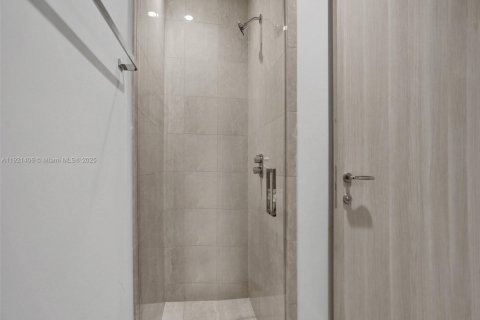 Снять в аренду кондоминиум в Майами, Флорида 3 спальни, 192.87м2, № 2079566 - фото 20