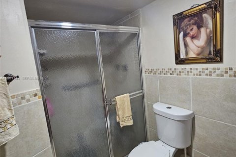 Купить кондоминиум в Майами, Флорида 2 спальни, 122.17м2, № 2013127 - фото 18