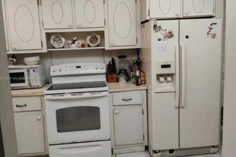 Copropriété à vendre à Miami, Floride: 2 chambres, 122.17 m2 № 2013127 - photo 9