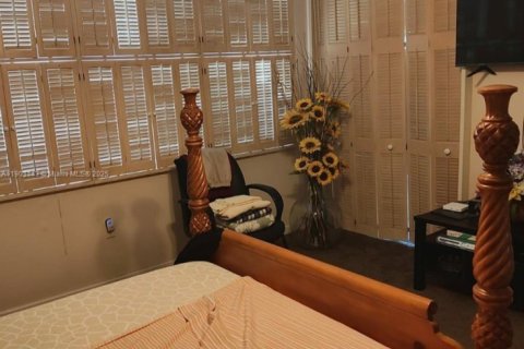 Copropriété à vendre à Miami, Floride: 2 chambres, 122.17 m2 № 2013127 - photo 6