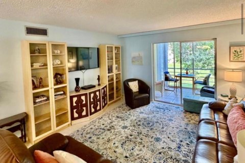 Condo in Boynton Beach, Florida, 2 bedrooms  № 2392619 - photo 2