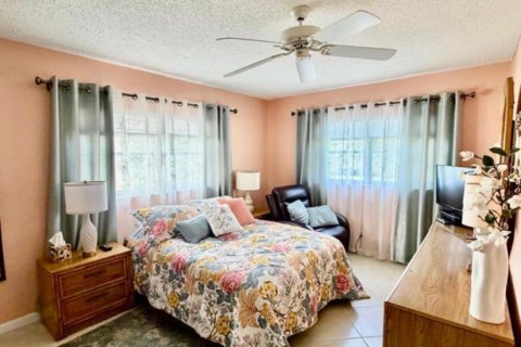 Condo in Boynton Beach, Florida, 2 bedrooms  № 2392619 - photo 9