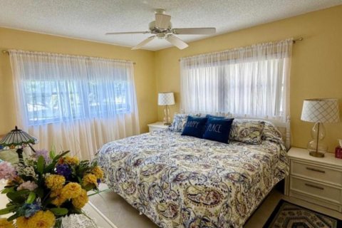 Condo in Boynton Beach, Florida, 2 bedrooms  № 2392619 - photo 10
