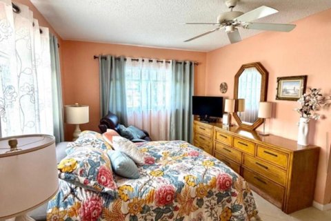 Condo in Boynton Beach, Florida, 2 bedrooms  № 2392619 - photo 7