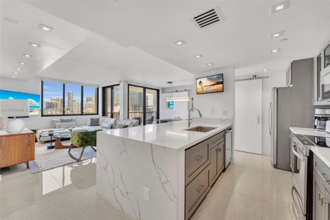 Condominio en venta en Miami, Florida, 1 dormitorio, 96.8 m2 № 1860248 - foto 6