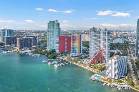 Condominio en venta en Miami, Florida, 1 dormitorio, 96.8 m2 № 1860248 - foto 20