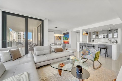 Condominio en venta en Miami, Florida, 1 dormitorio, 96.8 m2 № 1860248 - foto 10