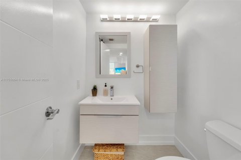 Condominio en venta en Miami, Florida, 1 dormitorio, 96.8 m2 № 1860248 - foto 15