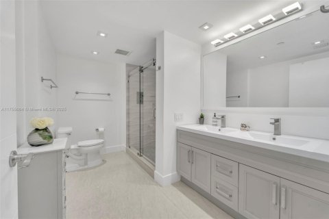 Condominio en venta en Miami, Florida, 1 dormitorio, 96.8 m2 № 1860248 - foto 13