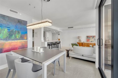 Condominio en venta en Miami, Florida, 1 dormitorio, 96.8 m2 № 1860248 - foto 3