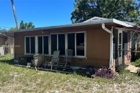 Casa en venta en St. Lucie, Florida, 2 dormitorios, 68.56 m2 № 1790364 - foto 2