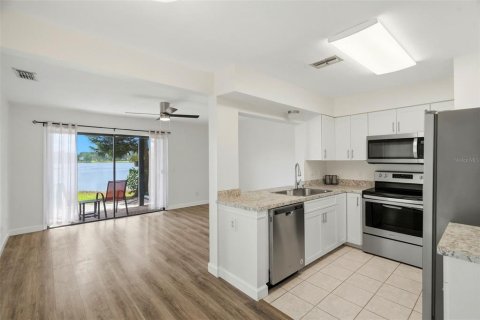 Touwnhouse à vendre à Tampa, Floride: 2 chambres, 104.05 m2 № 2380895 - photo 8