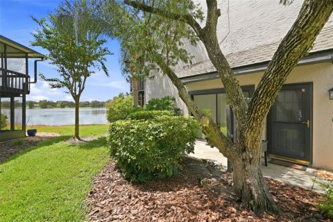 Touwnhouse à vendre à Tampa, Floride: 2 chambres, 104.05 m2 № 2380895 - photo 2