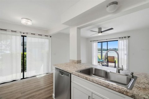 Touwnhouse à vendre à Tampa, Floride: 2 chambres, 104.05 m2 № 2380895 - photo 11