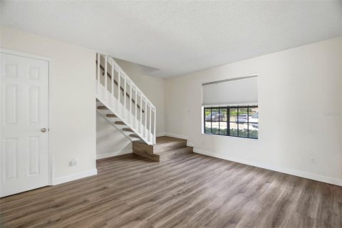 Touwnhouse à vendre à Tampa, Floride: 2 chambres, 104.05 m2 № 2380895 - photo 5