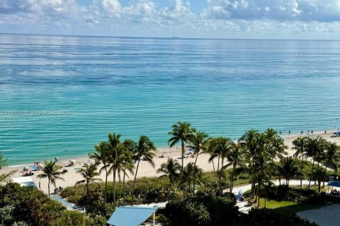 Condo à Hallandale Beach, Floride, 2 chambres  № 2039363