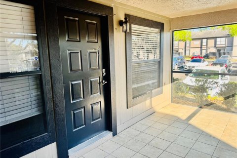 Condo in Tampa, Florida, 2 bedrooms  № 1564059 - photo 1