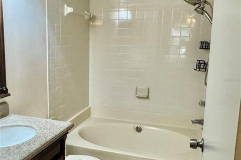 Condo in Tampa, Florida, 2 bedrooms  № 1564059 - photo 13