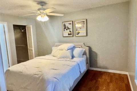 Condo in Tampa, Florida, 2 bedrooms  № 1564059 - photo 12