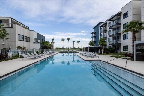 Townhouse in Tampa, Florida 3 bedrooms, 140.28 sq.m. № 2225853 - photo 3