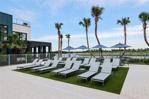 Townhouse in Tampa, Florida 3 bedrooms, 140.28 sq.m. № 2225853 - photo 11