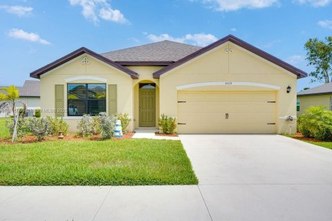 House in St. Lucie, Florida 4 bedrooms, 168.34 sq.m. № 1768894 - photo 2