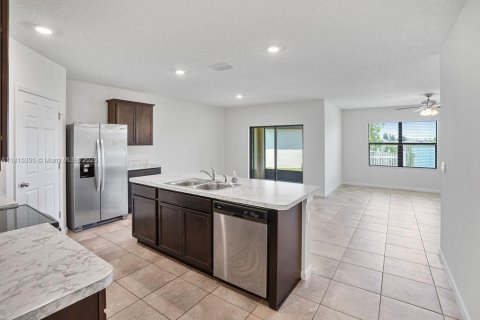 House in St. Lucie, Florida 4 bedrooms, 168.34 sq.m. № 1768894 - photo 7