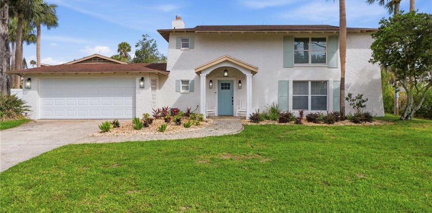 House in Crystal River, Florida 3 bedrooms, 212.47 sq.m. № 2091590