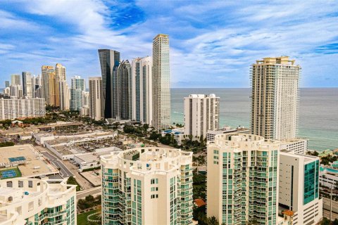 Condominio en alquiler en Sunny Isles Beach, Florida, 4 dormitorios, 162.21 m2 № 2060134 - foto 8