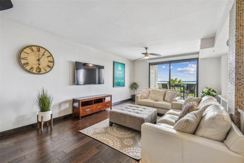 Condo in Clearwater, Florida, 2 bedrooms  № 1907463 - photo 16