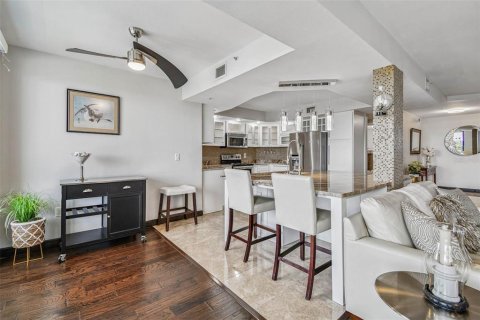 Condo in Clearwater, Florida, 2 bedrooms  № 1907463 - photo 25