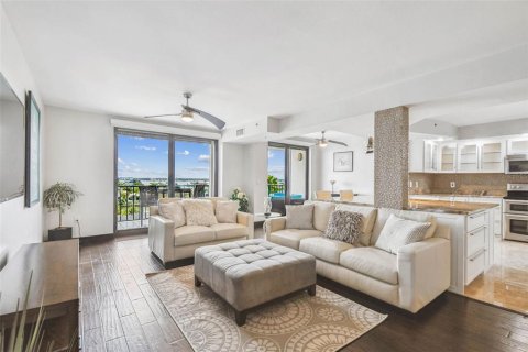 Condo in Clearwater, Florida, 2 bedrooms  № 1907463 - photo 17