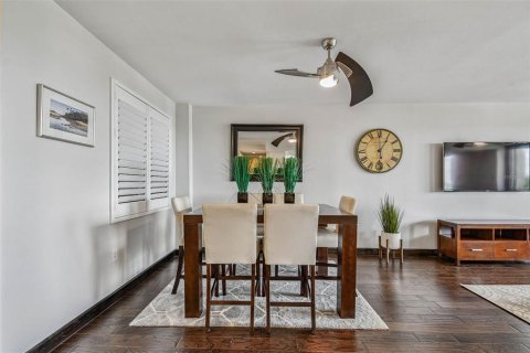 Condo in Clearwater, Florida, 2 bedrooms  № 1907463 - photo 14