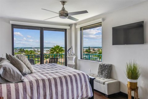 Condo in Clearwater, Florida, 2 bedrooms  № 1907463 - photo 5