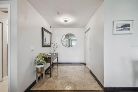 Condo in Clearwater, Florida, 2 bedrooms  № 1907463 - photo 13