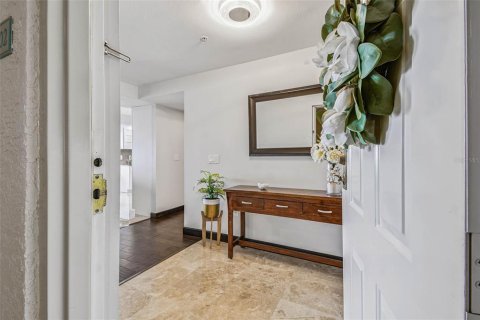 Condo in Clearwater, Florida, 2 bedrooms  № 1907463 - photo 11