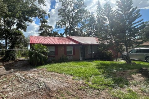 Villa ou maison à louer à Lake Placid, Floride: 3 chambres, 107.86 m2 № 1895706 - photo 1