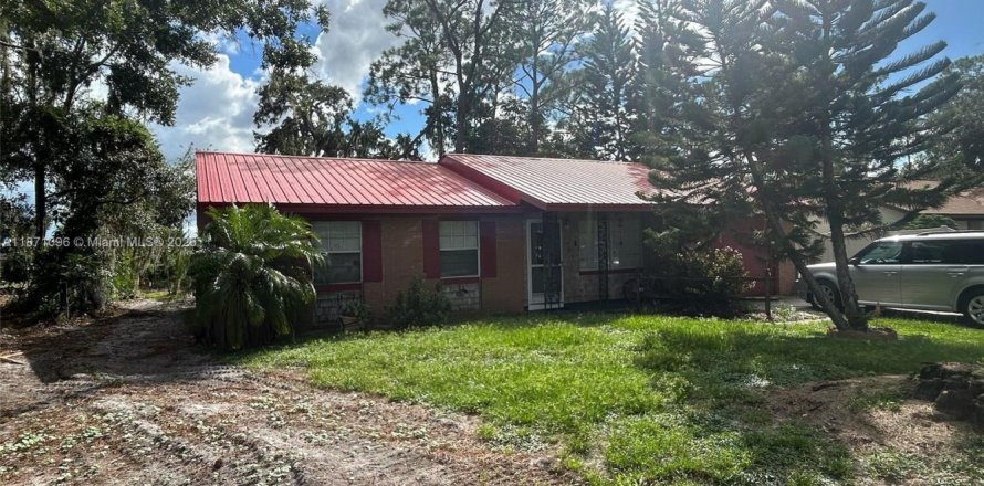 Villa ou maison à Lake Placid, Floride 3 chambres, 107.86 m2 № 1895706