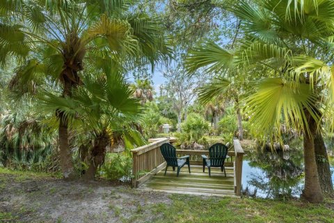 House in Melbourne, Florida 3 bedrooms, 231.51 sq.m. № 2083007 - photo 2