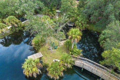 House in Melbourne, Florida 3 bedrooms, 231.51 sq.m. № 2083007